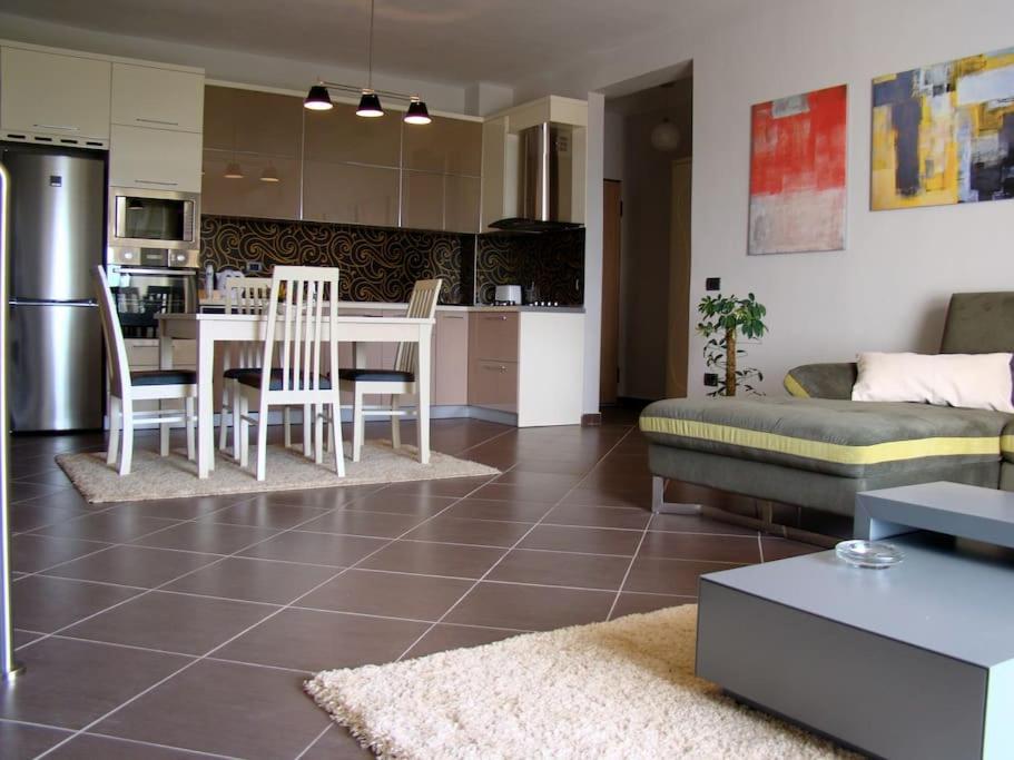 Exclusive Apartment Tirana Exteriör bild